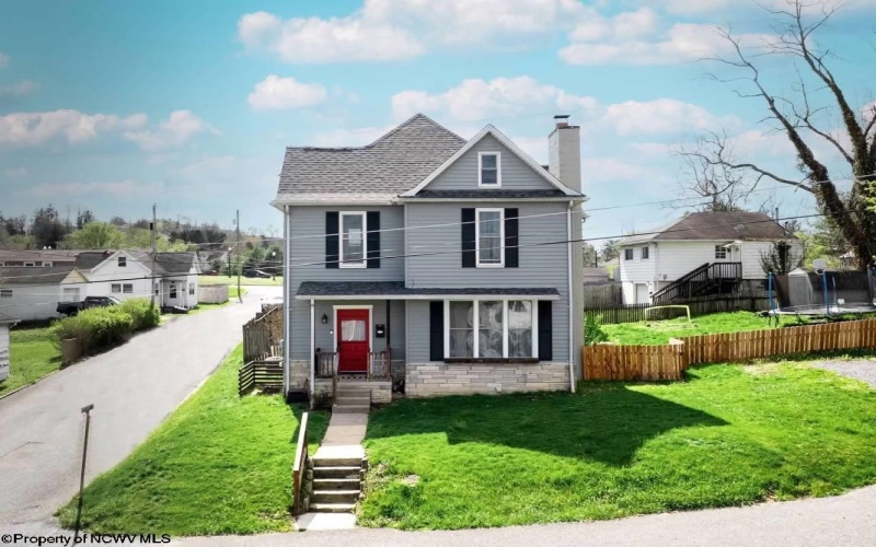 528 Newton Street, Fairmont, West Virginia 26554, 3 Bedrooms Bedrooms, 8 Rooms Rooms,1 BathroomBathrooms,Single Family Detached,For Sale,Newton,10161137