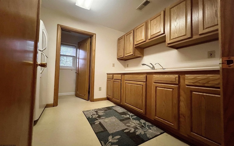 342 Lee Avenue, Clarksburg, West Virginia 26301, 3 Bedrooms Bedrooms, 7 Rooms Rooms,Single Family Detached,For Sale,Lee,10161131