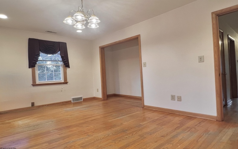342 Lee Avenue, Clarksburg, West Virginia 26301, 3 Bedrooms Bedrooms, 7 Rooms Rooms,Single Family Detached,For Sale,Lee,10161131