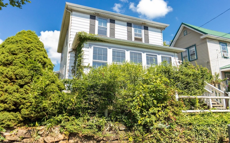 724 Madison Avenue, Morgantown, West Virginia 26501, 3 Bedrooms Bedrooms, 7 Rooms Rooms,1 BathroomBathrooms,Single Family Detached,For Sale,Madison,10161140