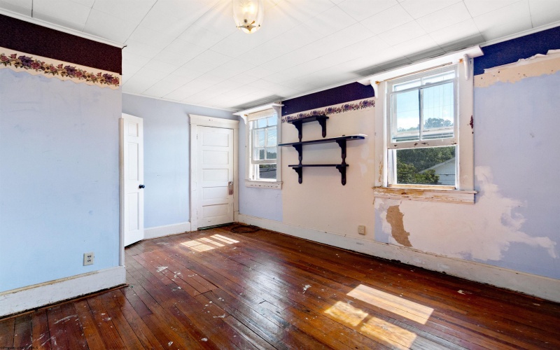 724 Madison Avenue, Morgantown, West Virginia 26501, 3 Bedrooms Bedrooms, 7 Rooms Rooms,1 BathroomBathrooms,Single Family Detached,For Sale,Madison,10161140