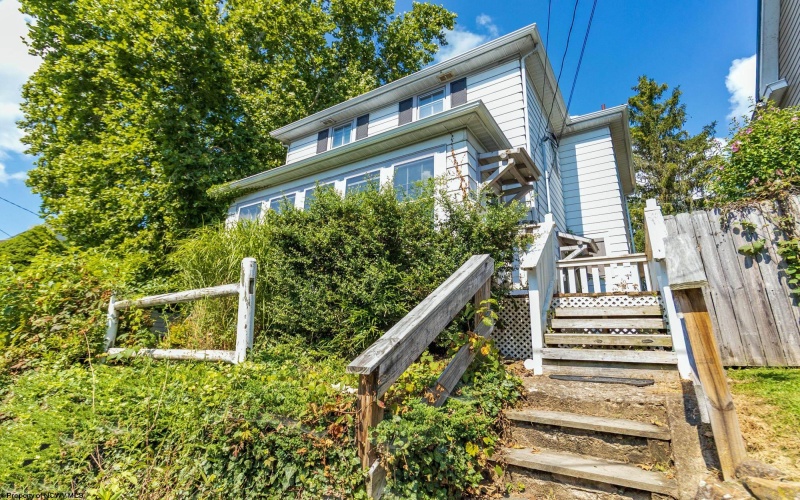 724 Madison Avenue, Morgantown, West Virginia 26501, 3 Bedrooms Bedrooms, 7 Rooms Rooms,1 BathroomBathrooms,Single Family Detached,For Sale,Madison,10161140