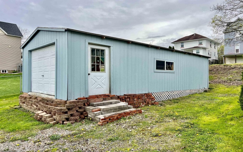 210 Dearborn Street, Fairmont, West Virginia 26554, 4 Bedrooms Bedrooms, 10 Rooms Rooms,2 BathroomsBathrooms,Single Family Detached,For Sale,Dearborn,10161136