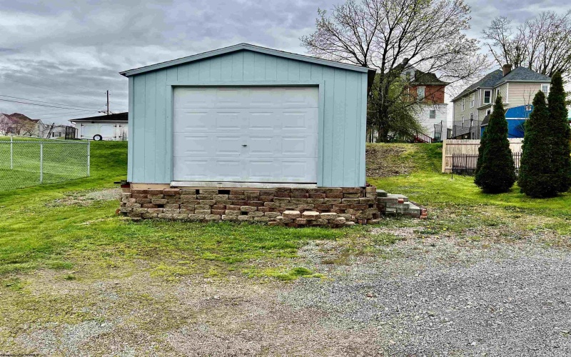 210 Dearborn Street, Fairmont, West Virginia 26554, 4 Bedrooms Bedrooms, 10 Rooms Rooms,2 BathroomsBathrooms,Single Family Detached,For Sale,Dearborn,10161136
