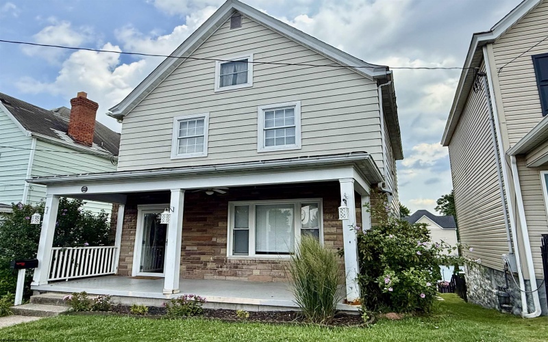 210 Dearborn Street, Fairmont, West Virginia 26554, 4 Bedrooms Bedrooms, 10 Rooms Rooms,2 BathroomsBathrooms,Single Family Detached,For Sale,Dearborn,10161136