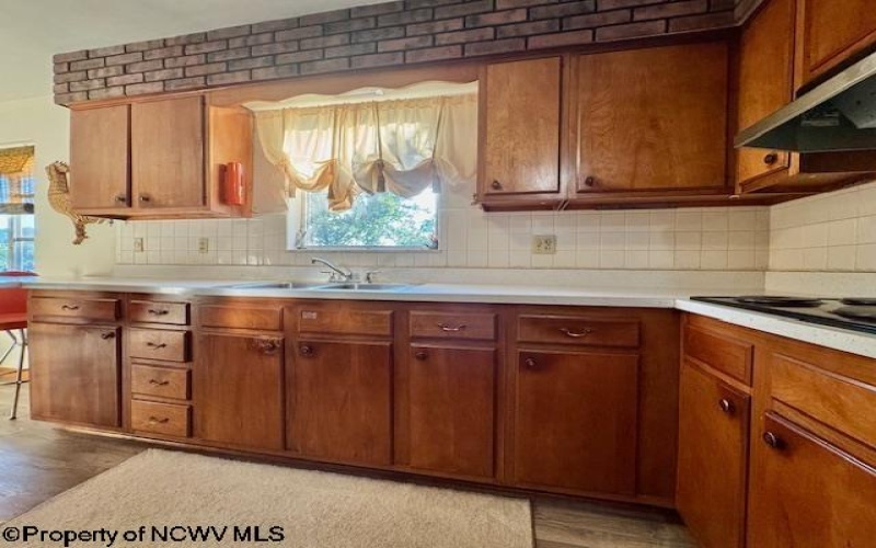 120 Brown Street, Clarksburg, West Virginia 26301, 3 Bedrooms Bedrooms, 7 Rooms Rooms,2 BathroomsBathrooms,Single Family Detached,For Sale,Brown,10161139