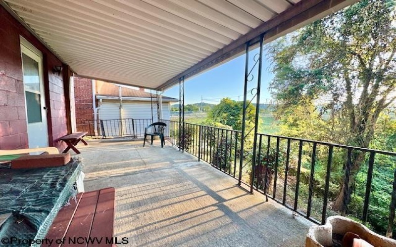 120 Brown Street, Clarksburg, West Virginia 26301, 3 Bedrooms Bedrooms, 7 Rooms Rooms,2 BathroomsBathrooms,Single Family Detached,For Sale,Brown,10161139