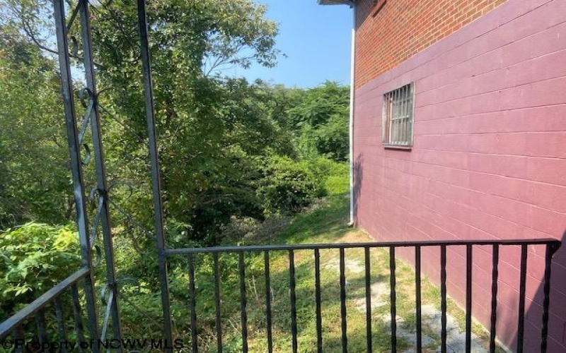 120 Brown Street, Clarksburg, West Virginia 26301, 3 Bedrooms Bedrooms, 7 Rooms Rooms,2 BathroomsBathrooms,Single Family Detached,For Sale,Brown,10161139