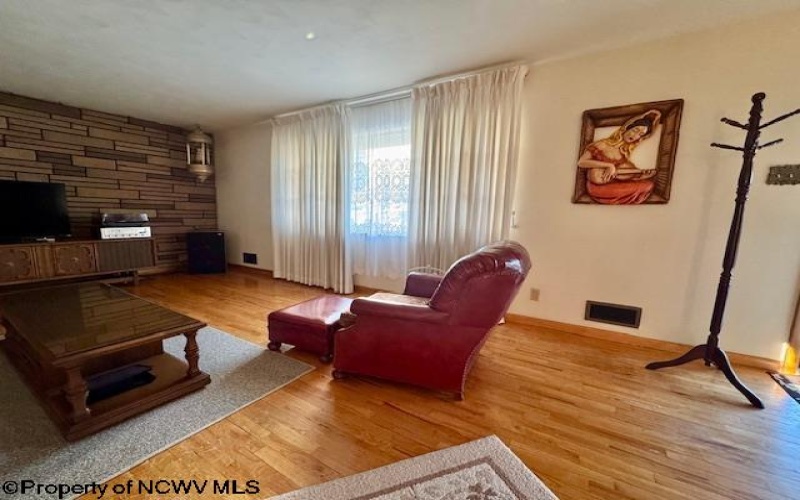 120 Brown Street, Clarksburg, West Virginia 26301, 3 Bedrooms Bedrooms, 7 Rooms Rooms,2 BathroomsBathrooms,Single Family Detached,For Sale,Brown,10161139