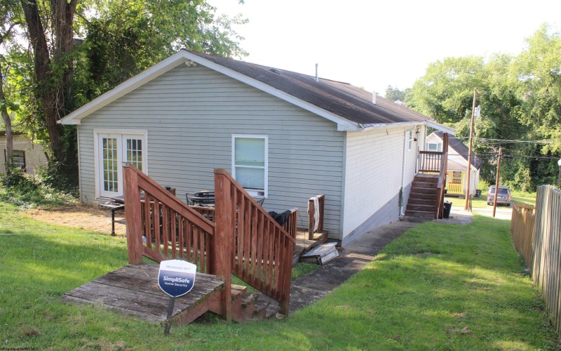 208 Maple Avenue, Fairmont, West Virginia 26554, 3 Bedrooms Bedrooms, 6 Rooms Rooms,1 BathroomBathrooms,Single Family Detached,For Sale,Maple,10161149