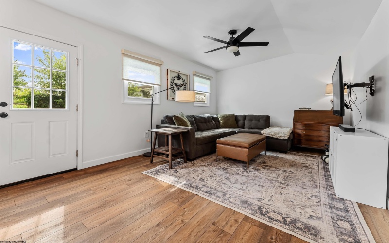 560 Plymouth Avenue, Morgantown, West Virginia 26505, 2 Bedrooms Bedrooms, 6 Rooms Rooms,1 BathroomBathrooms,Single Family Detached,For Sale,Plymouth,10161153