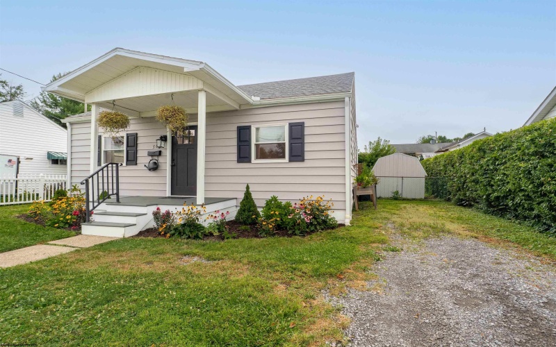 560 Plymouth Avenue, Morgantown, West Virginia 26505, 2 Bedrooms Bedrooms, 6 Rooms Rooms,1 BathroomBathrooms,Single Family Detached,For Sale,Plymouth,10161153
