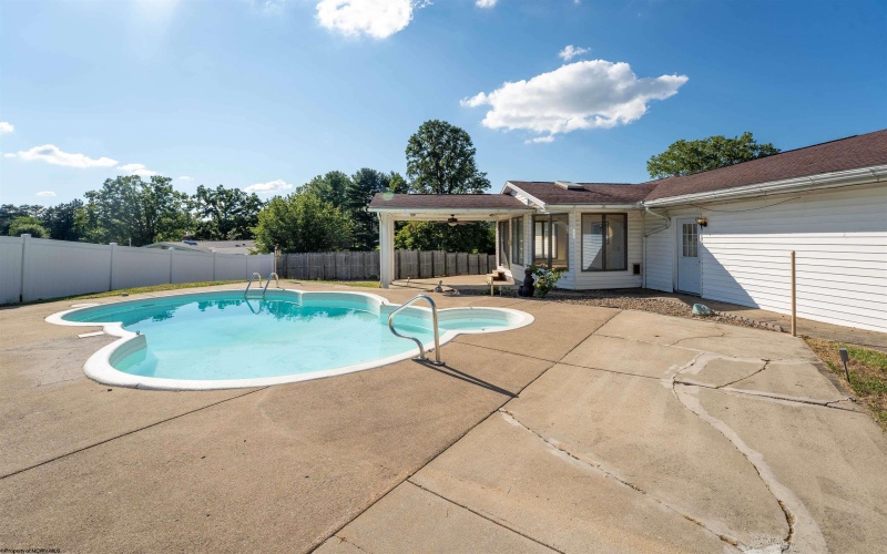 374 Brookhaven Road, Morgantown, West Virginia 26508, 4 Bedrooms Bedrooms, 9 Rooms Rooms,3 BathroomsBathrooms,Single Family Detached,For Sale,Brookhaven,10161150