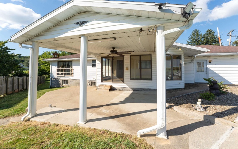374 Brookhaven Road, Morgantown, West Virginia 26508, 4 Bedrooms Bedrooms, 9 Rooms Rooms,3 BathroomsBathrooms,Single Family Detached,For Sale,Brookhaven,10161150