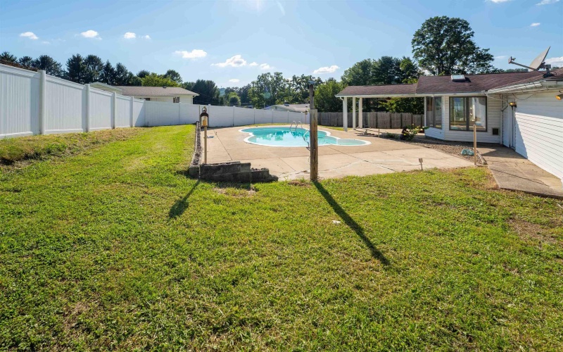 374 Brookhaven Road, Morgantown, West Virginia 26508, 4 Bedrooms Bedrooms, 9 Rooms Rooms,3 BathroomsBathrooms,Single Family Detached,For Sale,Brookhaven,10161150