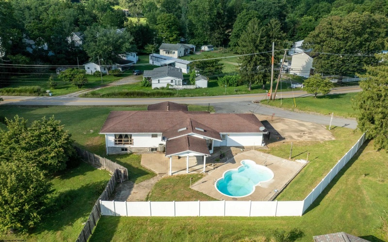 374 Brookhaven Road, Morgantown, West Virginia 26508, 4 Bedrooms Bedrooms, 9 Rooms Rooms,3 BathroomsBathrooms,Single Family Detached,For Sale,Brookhaven,10161150