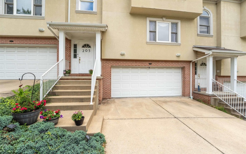 203 Palisades Drive, Morgantown, West Virginia 26508, 3 Bedrooms Bedrooms, 7 Rooms Rooms,2 BathroomsBathrooms,Single Family Attached,For Sale,Palisades,10161151