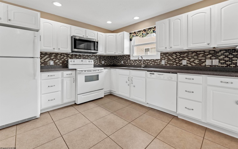 203 Palisades Drive, Morgantown, West Virginia 26508, 3 Bedrooms Bedrooms, 7 Rooms Rooms,2 BathroomsBathrooms,Single Family Attached,For Sale,Palisades,10161151