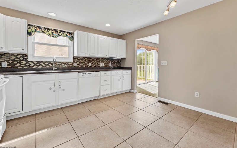 203 Palisades Drive, Morgantown, West Virginia 26508, 3 Bedrooms Bedrooms, 7 Rooms Rooms,2 BathroomsBathrooms,Single Family Attached,For Sale,Palisades,10161151
