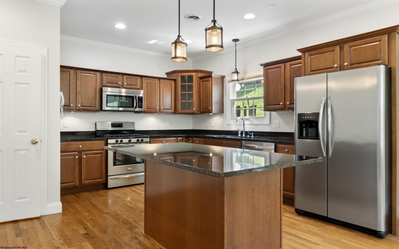 96 Claremont Court, Morgantown, West Virginia 26501, 3 Bedrooms Bedrooms, 7 Rooms Rooms,2 BathroomsBathrooms,Single Family Attached,For Sale,Claremont,10161167