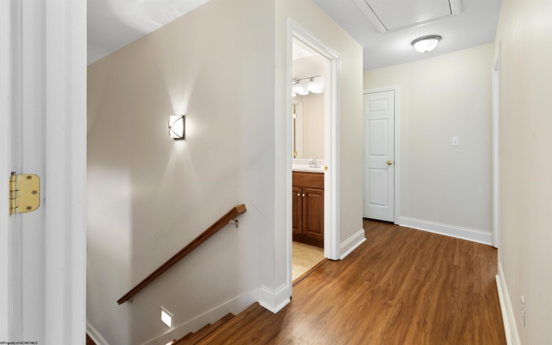 96 Claremont Court, Morgantown, West Virginia 26501, 3 Bedrooms Bedrooms, 7 Rooms Rooms,2 BathroomsBathrooms,Single Family Attached,For Sale,Claremont,10161167