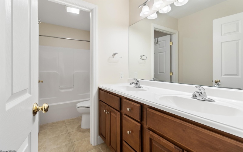 96 Claremont Court, Morgantown, West Virginia 26501, 3 Bedrooms Bedrooms, 7 Rooms Rooms,2 BathroomsBathrooms,Single Family Attached,For Sale,Claremont,10161167