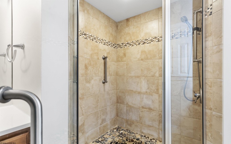 96 Claremont Court, Morgantown, West Virginia 26501, 3 Bedrooms Bedrooms, 7 Rooms Rooms,2 BathroomsBathrooms,Single Family Attached,For Sale,Claremont,10161167