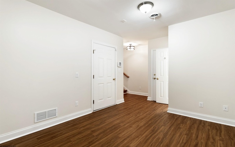 96 Claremont Court, Morgantown, West Virginia 26501, 3 Bedrooms Bedrooms, 7 Rooms Rooms,2 BathroomsBathrooms,Single Family Attached,For Sale,Claremont,10161167