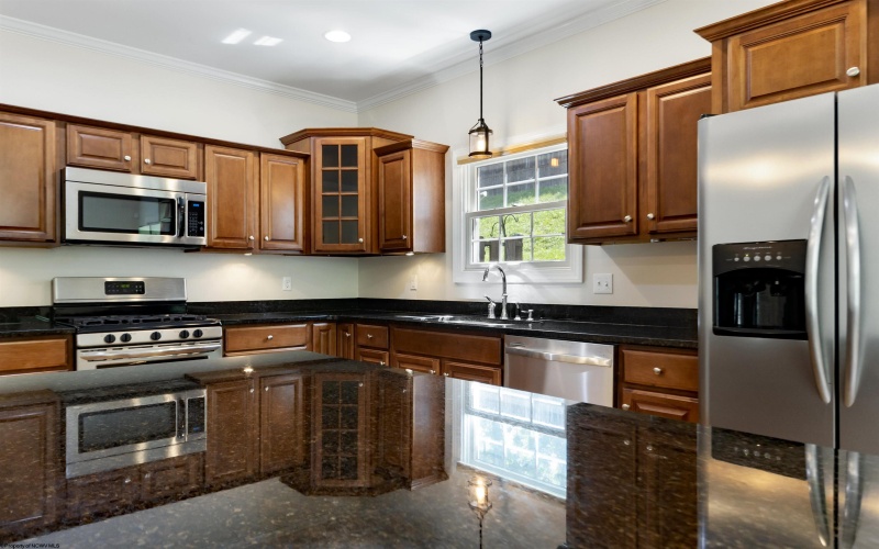 96 Claremont Court, Morgantown, West Virginia 26501, 3 Bedrooms Bedrooms, 7 Rooms Rooms,2 BathroomsBathrooms,Single Family Attached,For Sale,Claremont,10161167