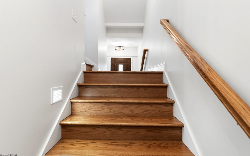 96 Claremont Court, Morgantown, West Virginia 26501, 3 Bedrooms Bedrooms, 7 Rooms Rooms,2 BathroomsBathrooms,Single Family Attached,For Sale,Claremont,10161167