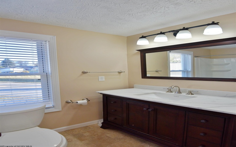 539 Main Street, Bridgeport, West Virginia 26330, 3 Bedrooms Bedrooms, 6 Rooms Rooms,4 BathroomsBathrooms,Residential Rentals,For Rent,Main,10161157