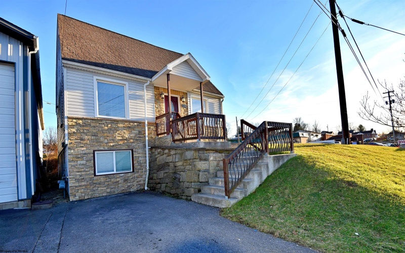 539 Main Street, Bridgeport, West Virginia 26330, 3 Bedrooms Bedrooms, 6 Rooms Rooms,4 BathroomsBathrooms,Residential Rentals,For Rent,Main,10161157