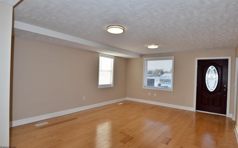 539 Main Street, Bridgeport, West Virginia 26330, 3 Bedrooms Bedrooms, 6 Rooms Rooms,4 BathroomsBathrooms,Residential Rentals,For Rent,Main,10161157