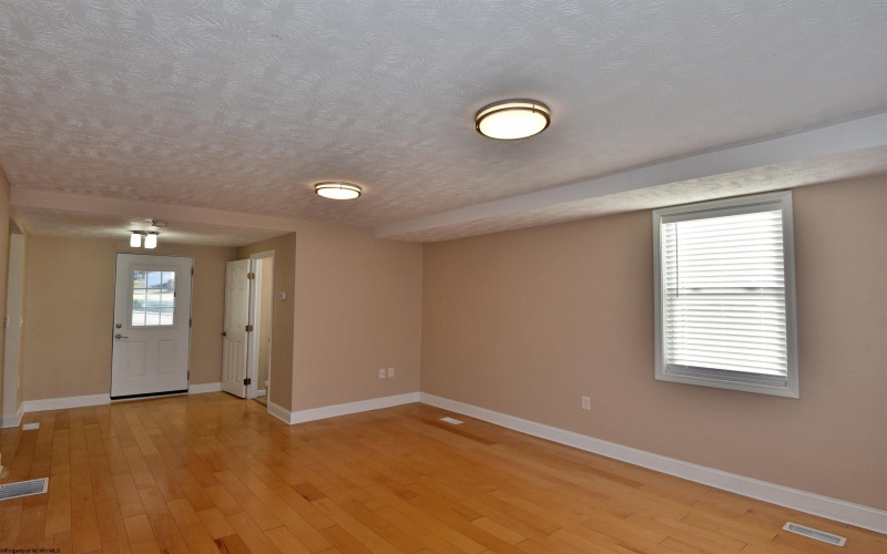539 Main Street, Bridgeport, West Virginia 26330, 3 Bedrooms Bedrooms, 6 Rooms Rooms,4 BathroomsBathrooms,Residential Rentals,For Rent,Main,10161157