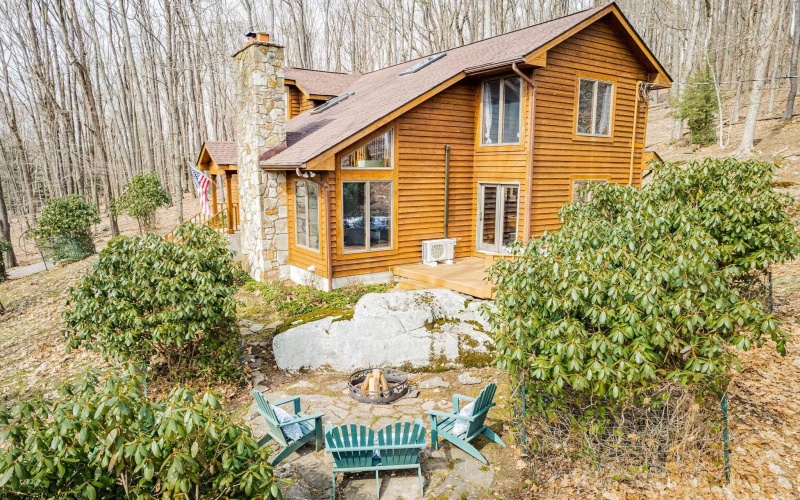 544 Clover Drive, Terra Alta, West Virginia 26764, 2 Bedrooms Bedrooms, 6 Rooms Rooms,2 BathroomsBathrooms,Single Family Detached,For Sale,Clover,10161171
