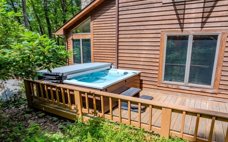 544 Clover Drive, Terra Alta, West Virginia 26764, 2 Bedrooms Bedrooms, 6 Rooms Rooms,2 BathroomsBathrooms,Single Family Detached,For Sale,Clover,10161171