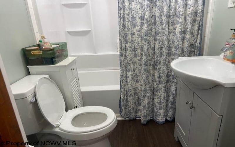 226 Bridge Street, Lumberport, West Virginia 26386-0923, 2 Bedrooms Bedrooms, 6 Rooms Rooms,1 BathroomBathrooms,Single Family Detached,For Sale,Bridge,10161170