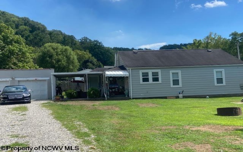 226 Bridge Street, Lumberport, West Virginia 26386-0923, 2 Bedrooms Bedrooms, 6 Rooms Rooms,1 BathroomBathrooms,Single Family Detached,For Sale,Bridge,10161170