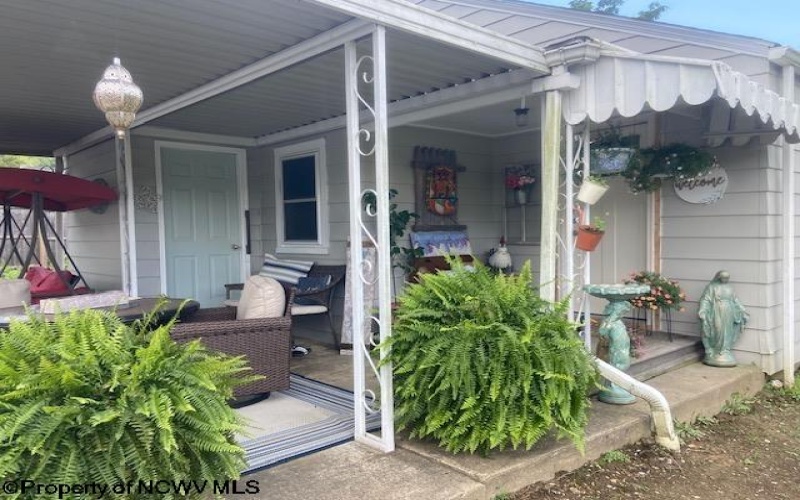 226 Bridge Street, Lumberport, West Virginia 26386-0923, 2 Bedrooms Bedrooms, 6 Rooms Rooms,1 BathroomBathrooms,Single Family Detached,For Sale,Bridge,10161170