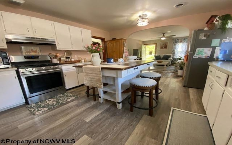 226 Bridge Street, Lumberport, West Virginia 26386-0923, 2 Bedrooms Bedrooms, 6 Rooms Rooms,1 BathroomBathrooms,Single Family Detached,For Sale,Bridge,10161170