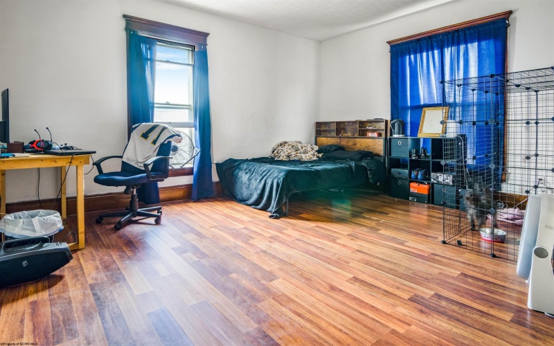 124 Chestnut Street, Clarksburg, West Virginia 26301, 4 Bedrooms Bedrooms, 11 Rooms Rooms,2 BathroomsBathrooms,Single Family Detached,For Sale,Chestnut,10161159