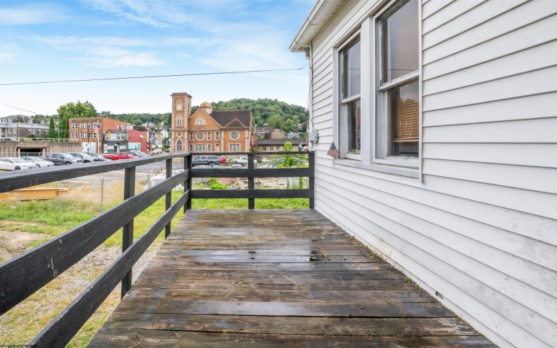 124 Chestnut Street, Clarksburg, West Virginia 26301, 4 Bedrooms Bedrooms, 11 Rooms Rooms,2 BathroomsBathrooms,Single Family Detached,For Sale,Chestnut,10161159