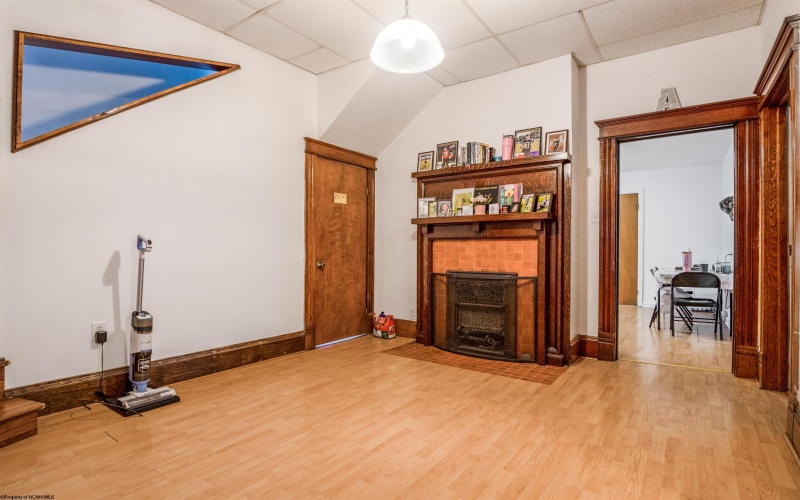 124 Chestnut Street, Clarksburg, West Virginia 26301, 4 Bedrooms Bedrooms, 11 Rooms Rooms,2 BathroomsBathrooms,Single Family Detached,For Sale,Chestnut,10161159