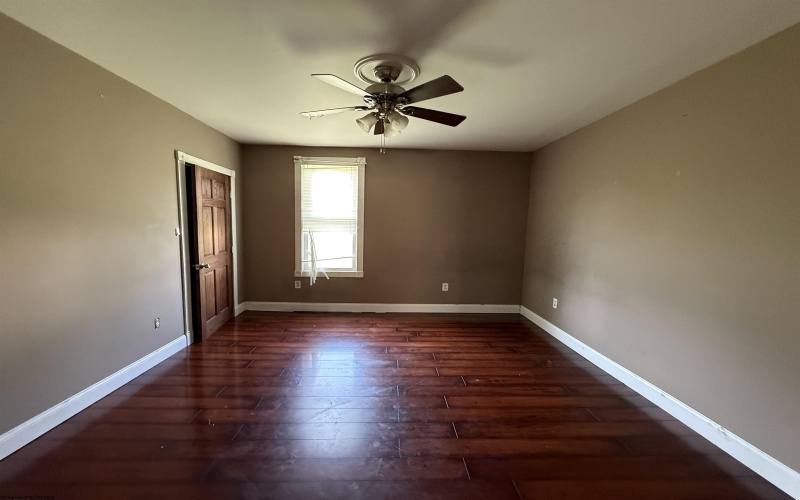 1112 17th Street, Clarksburg, West Virginia 26301, 2 Bedrooms Bedrooms, 4 Rooms Rooms,1 BathroomBathrooms,Single Family Detached,For Sale,17th,10161168