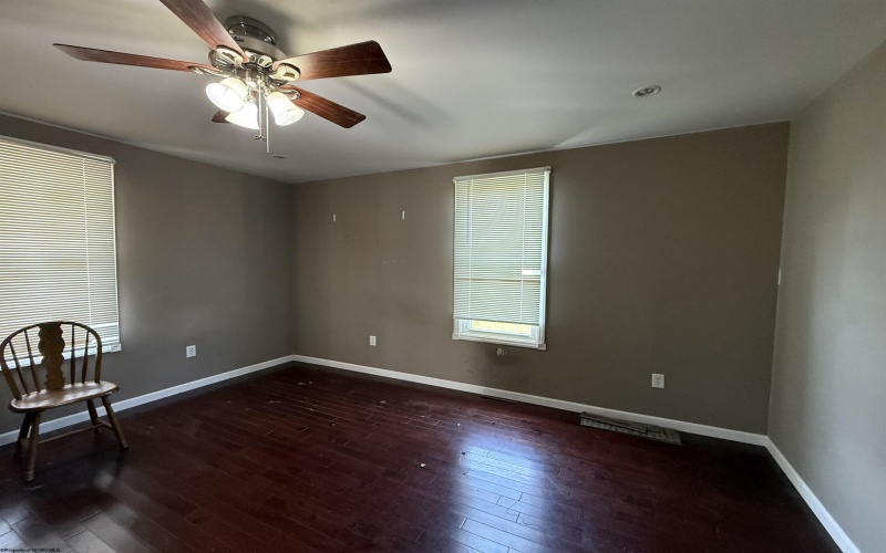 1112 17th Street, Clarksburg, West Virginia 26301, 2 Bedrooms Bedrooms, 4 Rooms Rooms,1 BathroomBathrooms,Single Family Detached,For Sale,17th,10161168