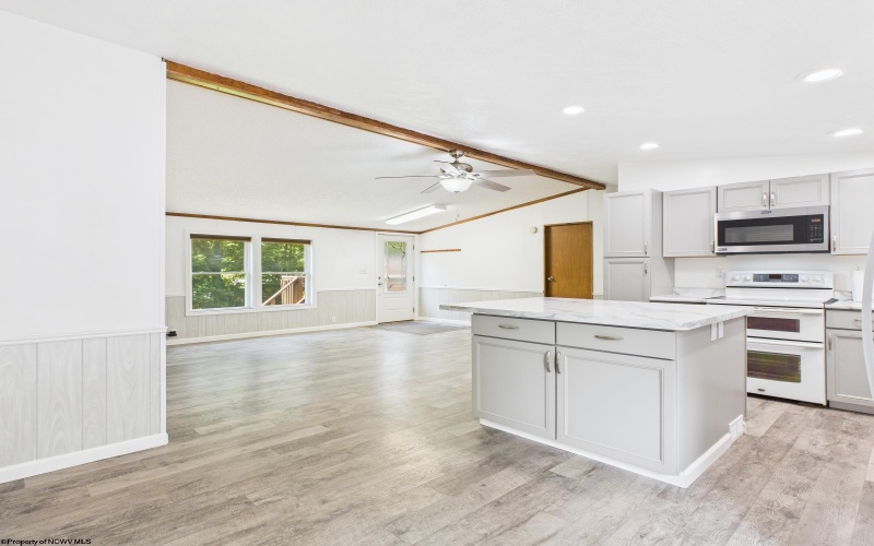 7 Raintree Drive, Fairmont, West Virginia 26554, 3 Bedrooms Bedrooms, 6 Rooms Rooms,2 BathroomsBathrooms,Single Family Detached,For Sale,Raintree,10161163