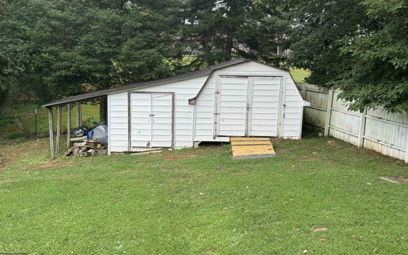 127 Hillside Drive, Buckhannon, West Virginia 26201, 4 Bedrooms Bedrooms, 8 Rooms Rooms,1 BathroomBathrooms,Single Family Detached,For Sale,Hillside,10161162