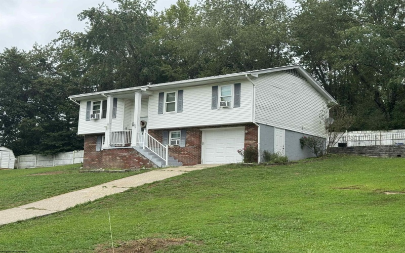 127 Hillside Drive, Buckhannon, West Virginia 26201, 4 Bedrooms Bedrooms, 8 Rooms Rooms,1 BathroomBathrooms,Single Family Detached,For Sale,Hillside,10161162