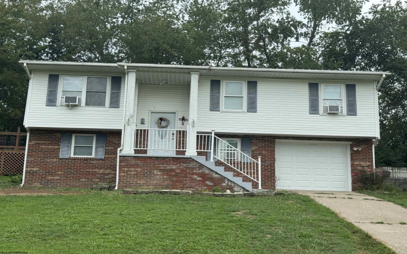 127 Hillside Drive, Buckhannon, West Virginia 26201, 4 Bedrooms Bedrooms, 8 Rooms Rooms,1 BathroomBathrooms,Single Family Detached,For Sale,Hillside,10161162