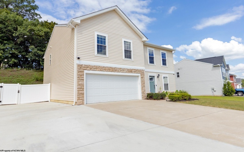353 Bay Street, Morgantown, West Virginia 26508, 4 Bedrooms Bedrooms, 8 Rooms Rooms,2 BathroomsBathrooms,Single Family Detached,For Sale,Bay,10161158